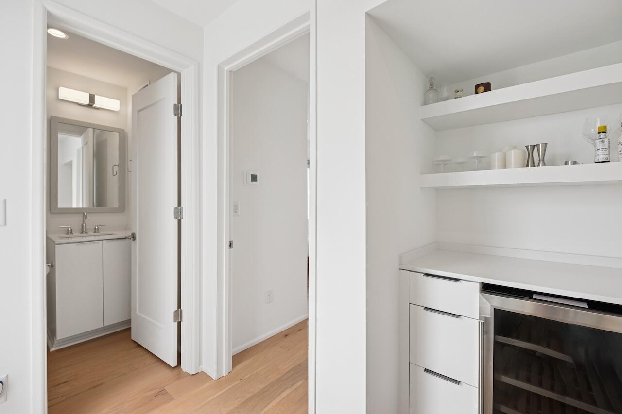 199 Fishburne Street Charleston, SC 29403 - Photo 20 of 24 3rd Floor Mini Bar