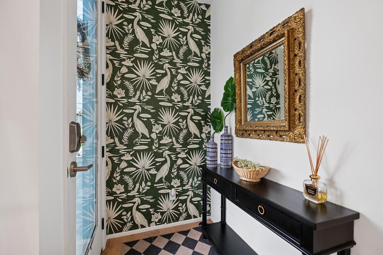 199 Fishburne Street Charleston, SC 29403 - Photo 3 of 24 Entry