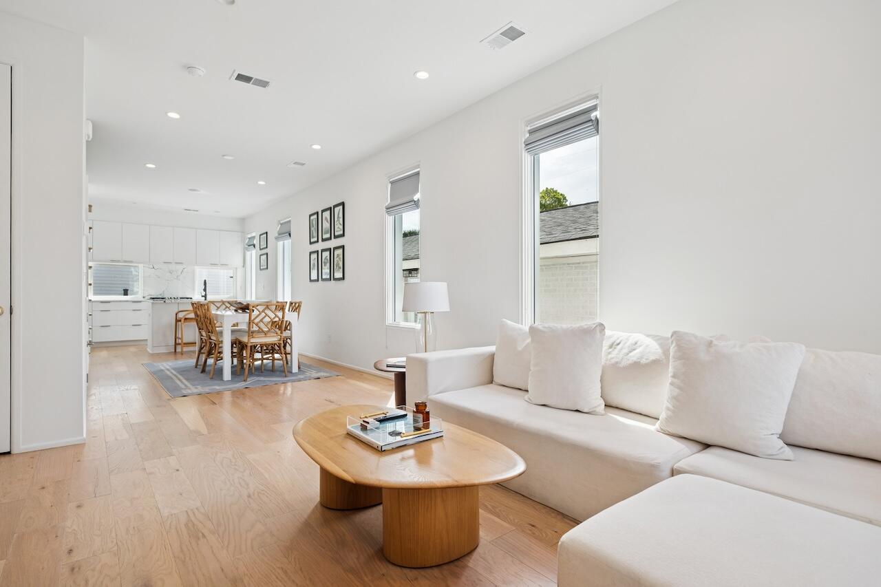 199 Fishburne Street Charleston, SC 29403 - Photo 5 of 24 Clean and Modern Design