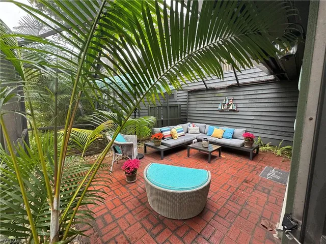 $475,000 | 1281 Solana Road, Naples, FL 34103