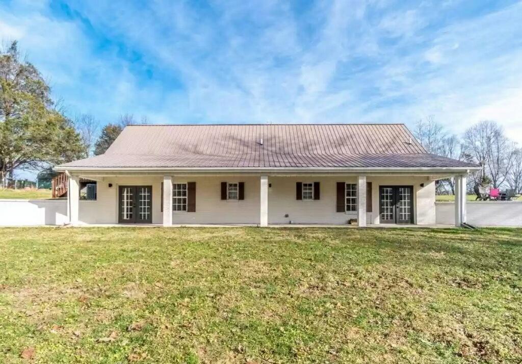 6125 Sand Hill Road Irvine, KY 40336 - Photo 1 of 18 IMG-7152