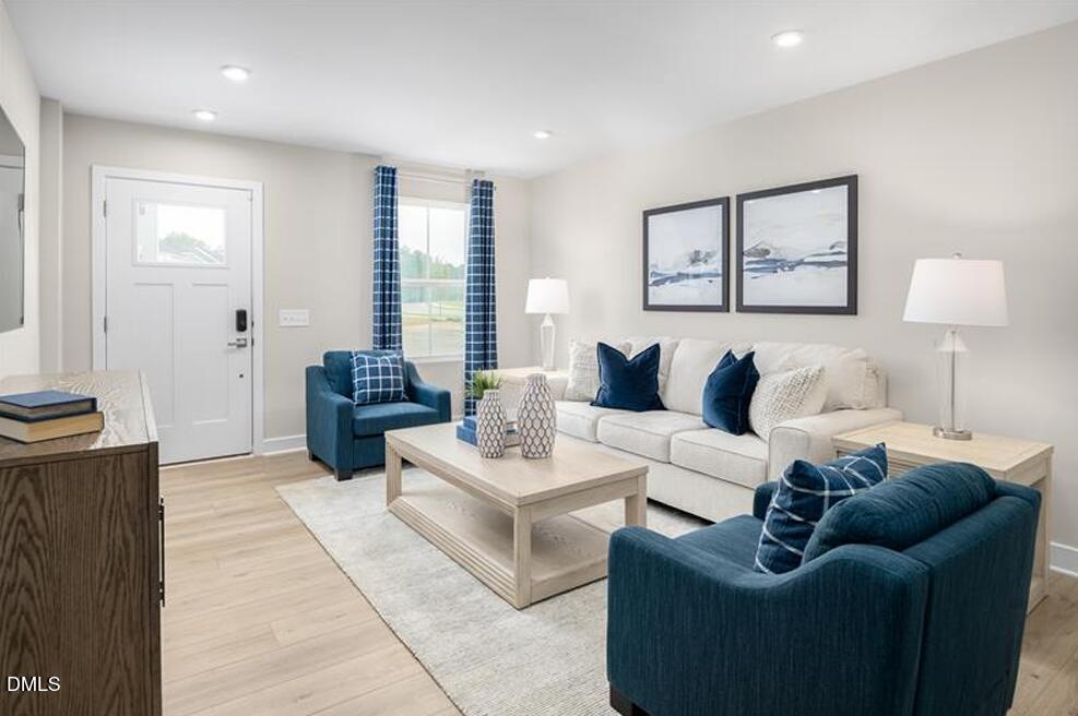 Model Living Room 4