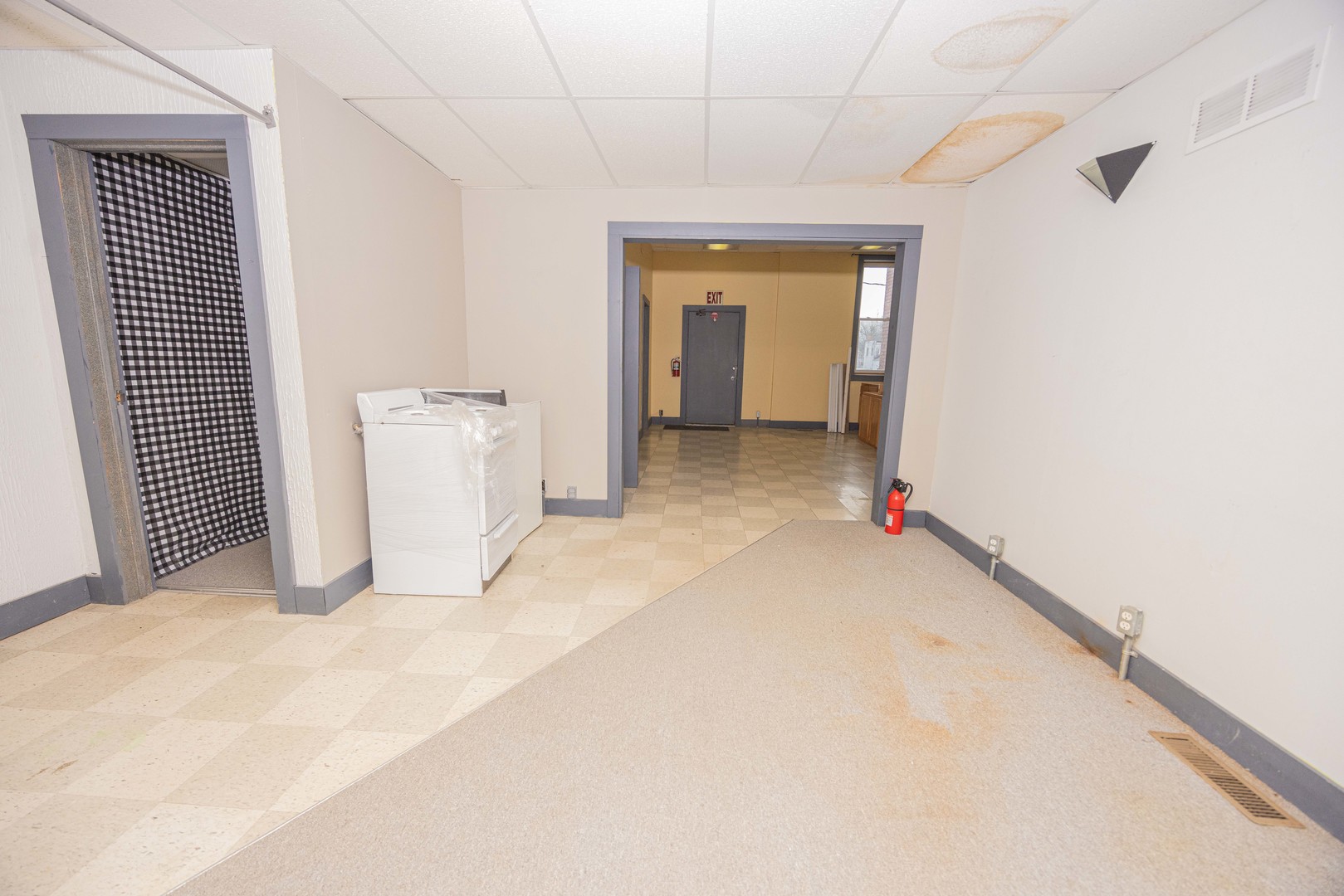 104 South Franklin Street Dwight, IL 60420 - Photo 13 of 20 a view of a room with a hallway
