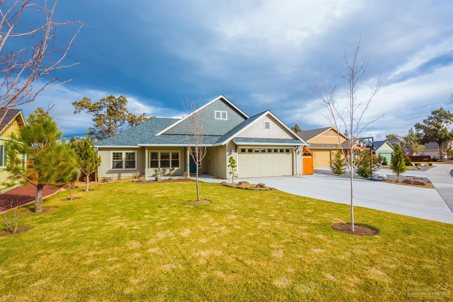 1036 Southwest Rimrock Way Redmond, OR 97756 - Photo 4 of 24 Gallery Image 4