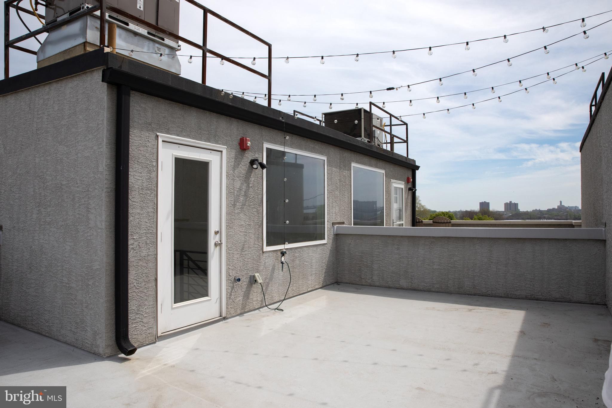 323 East Allen Street, Unit 4 Philadelphia, PA 19125 - Photo 20 of 24 a view of a terrace