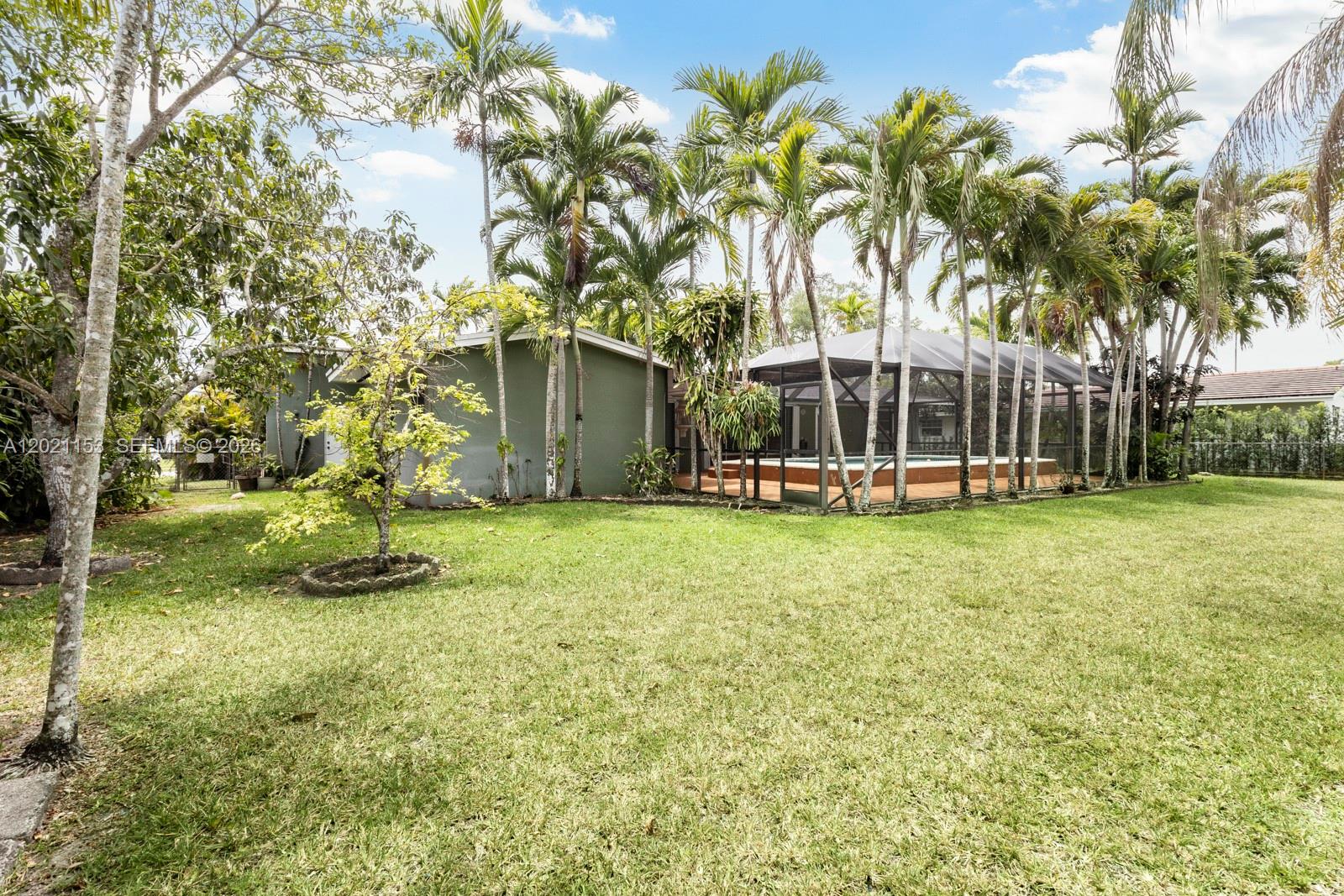 8791 Southwest 85th Street Miami, FL 33173 - Photo 16 of 33
