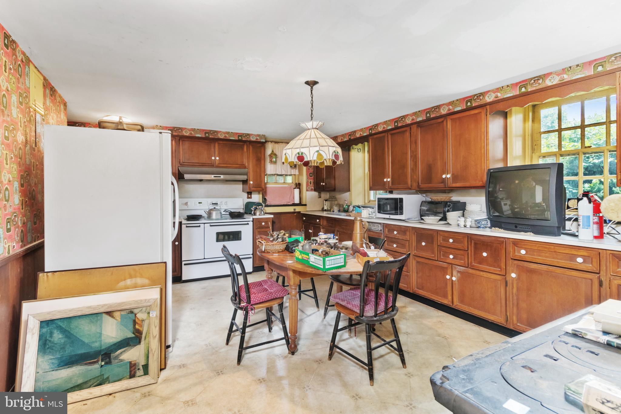 3040 Oakridge Farm Road Huntingdon Valley, PA 19006 - Photo 15 of 41 Gallery Image 15