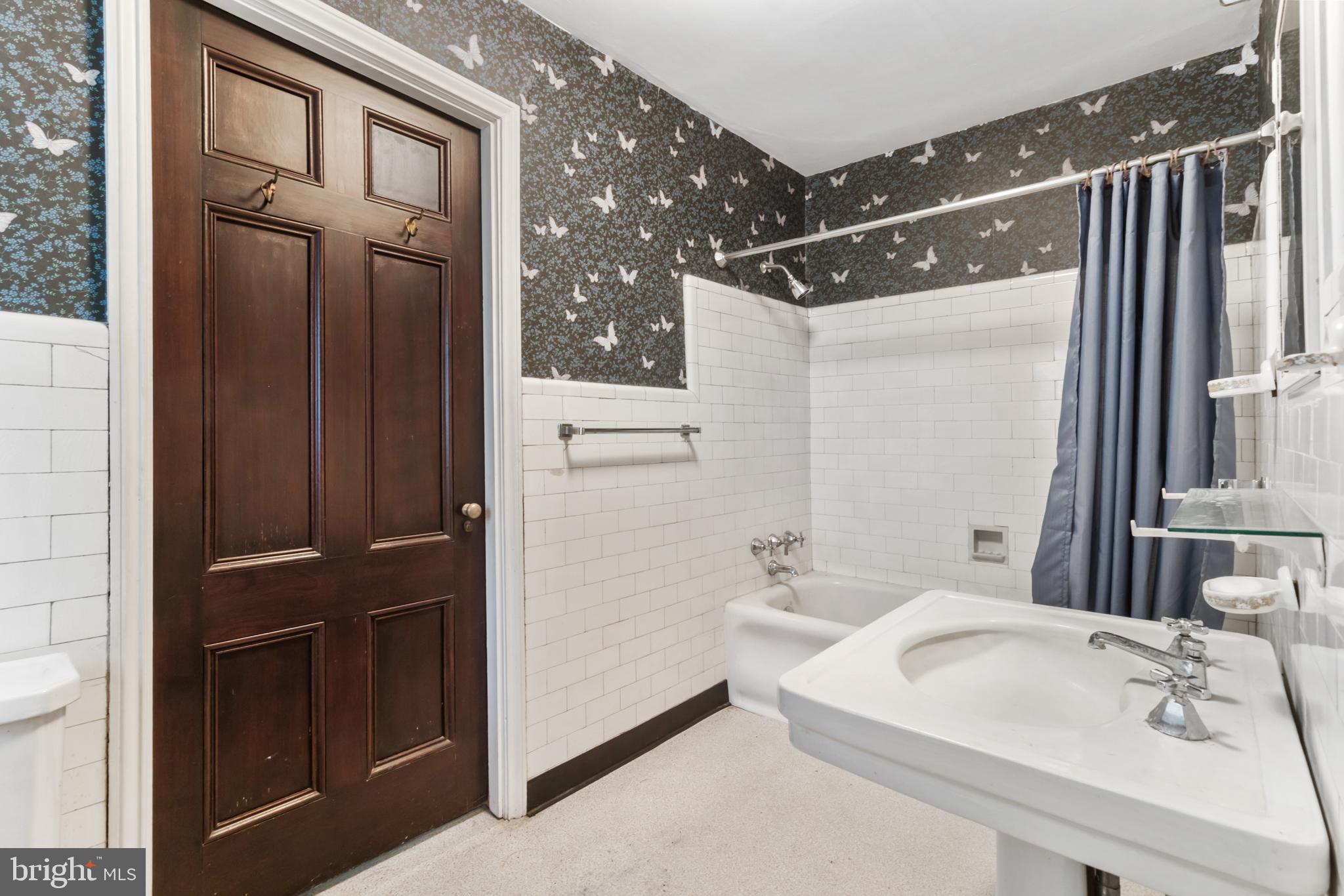 3040 Oakridge Farm Road Huntingdon Valley, PA 19006 - Photo 32 of 41 Gallery Image 32