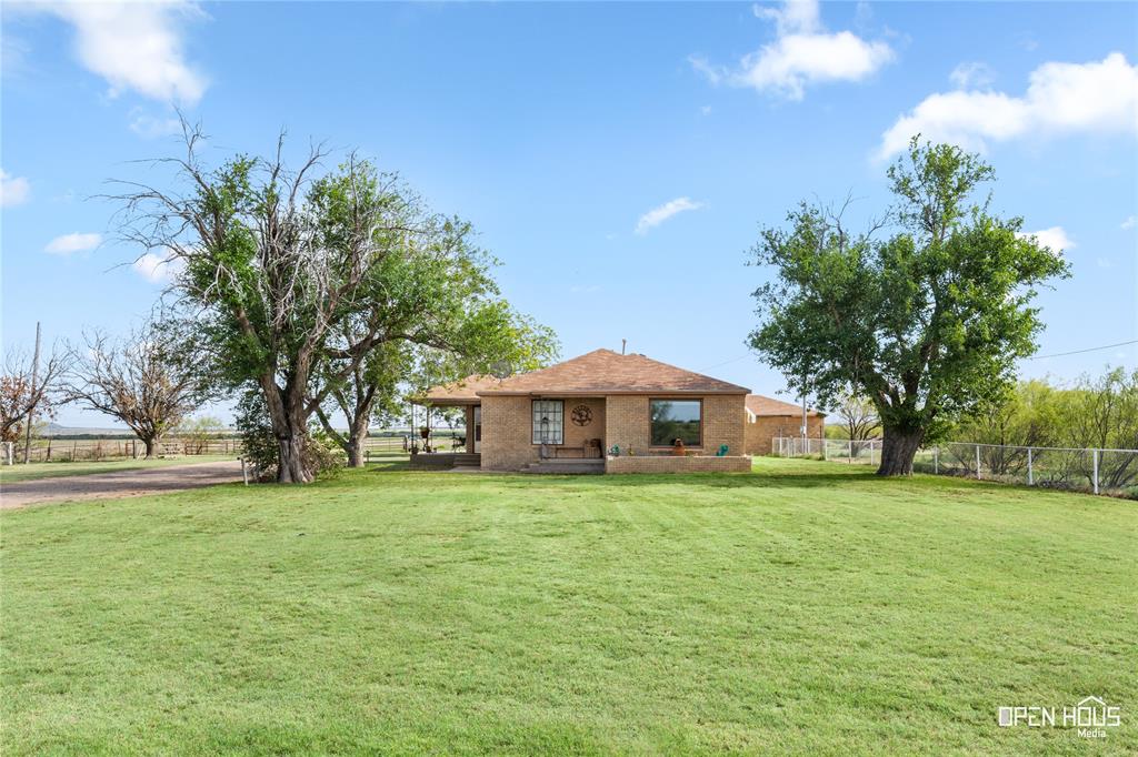 1593 Irvin Road Quanah, TX 79252 - Photo 2 of 40 Gallery Image 2
