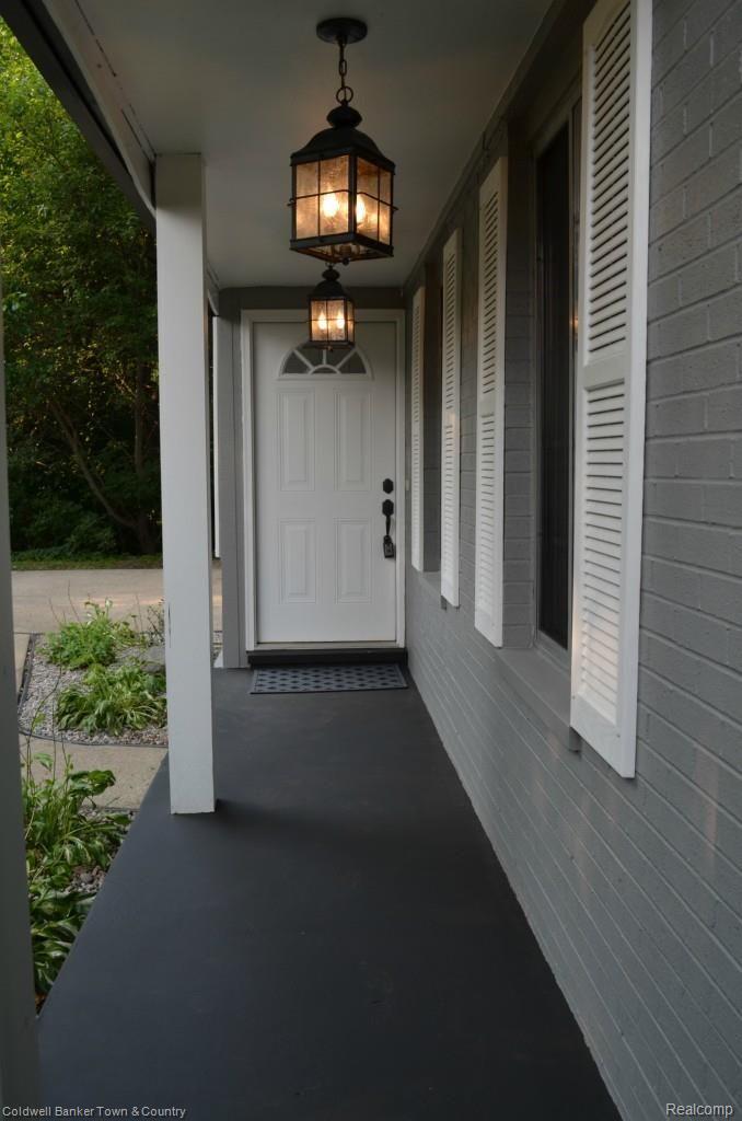 4997 Culver Road Brighton, MI 48114 - Photo 2 of 28 Large Front Porch