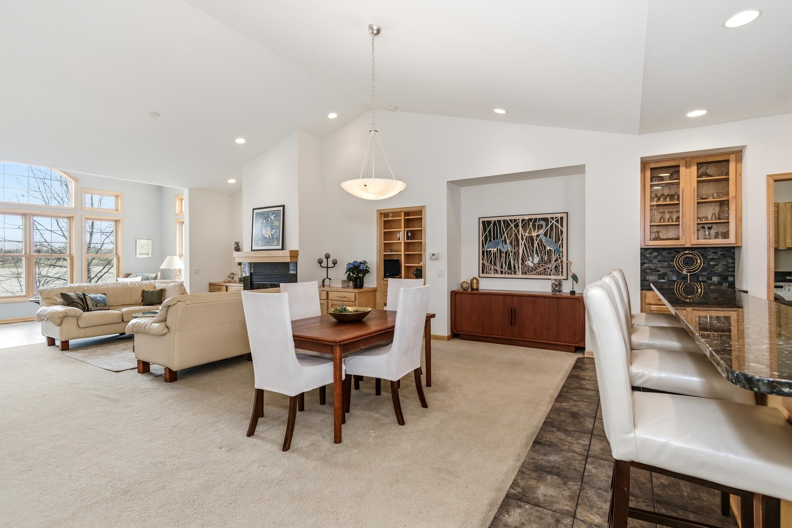 1615 Pond View Middleton, WI 53562 - Photo 15 of 76