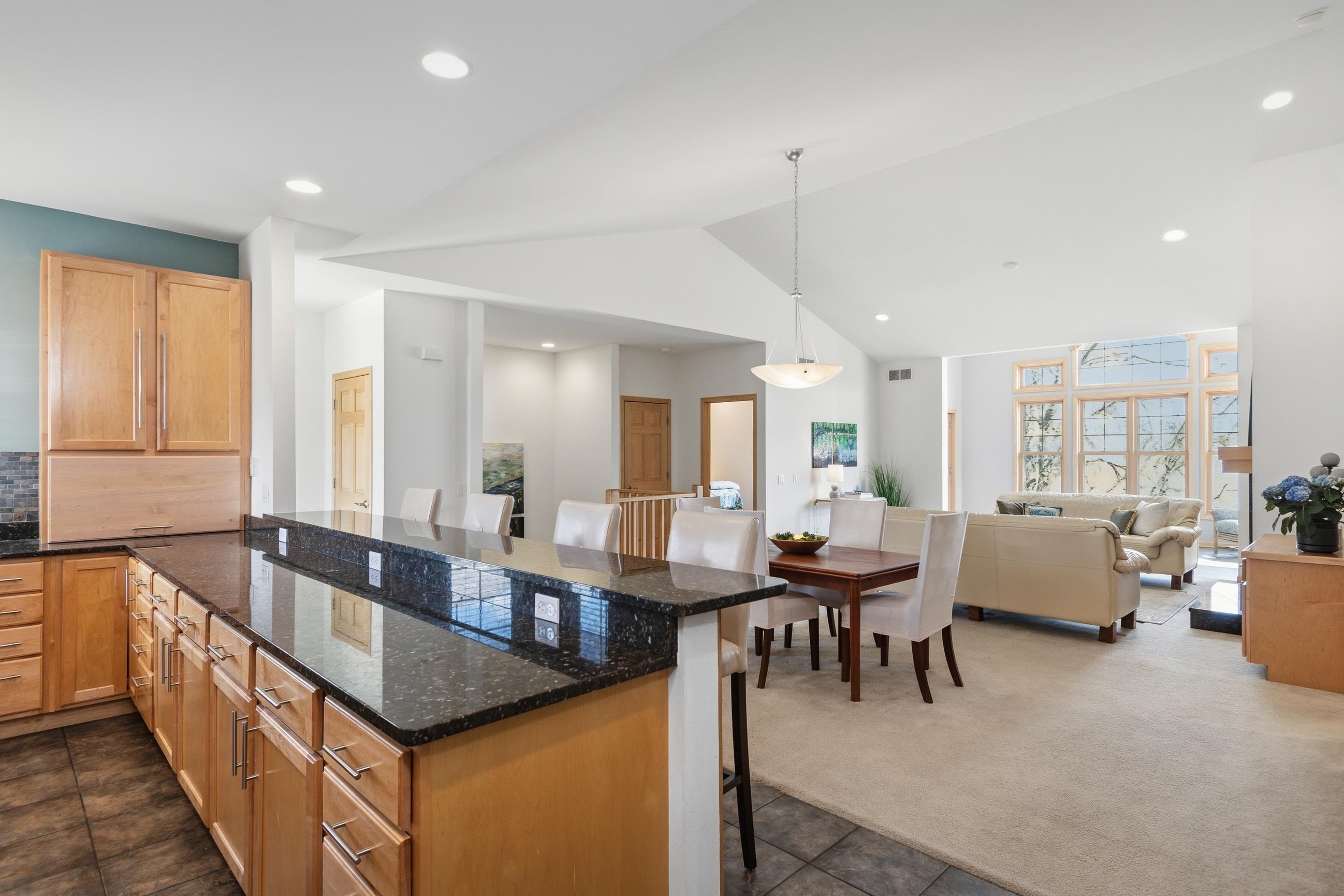 1615 Pond View Middleton, WI 53562 - Photo 19 of 76