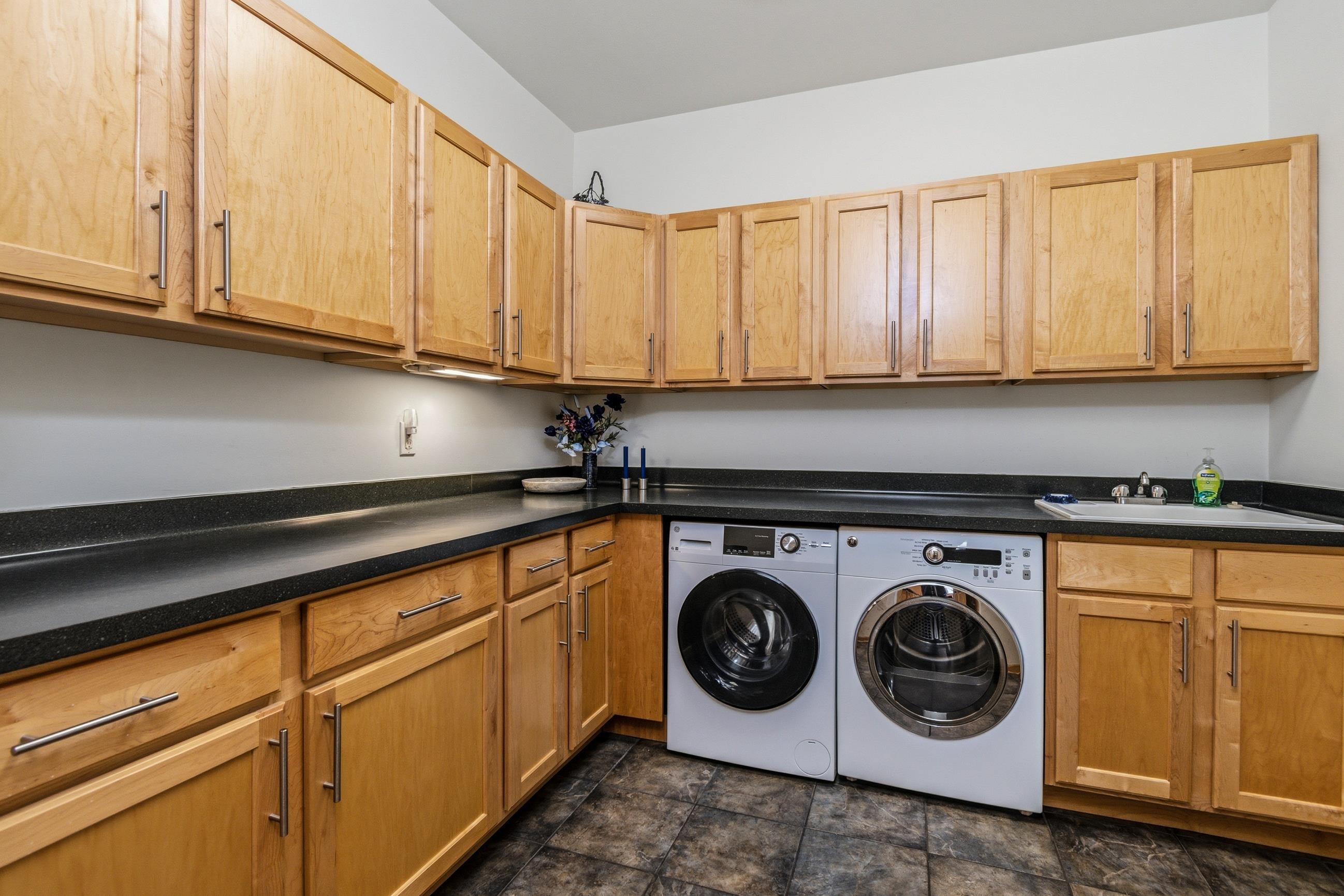 1615 Pond View Middleton, WI 53562 - Photo 23 of 76