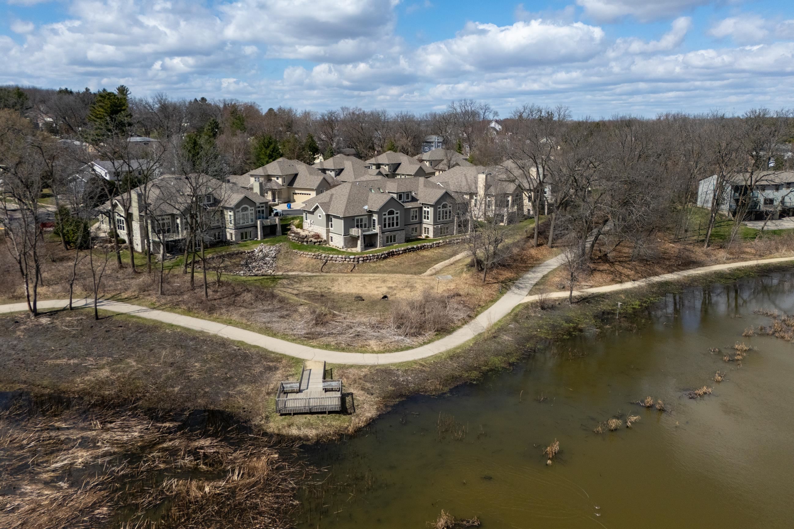 1615 Pond View Middleton, WI 53562 - Photo 5 of 76