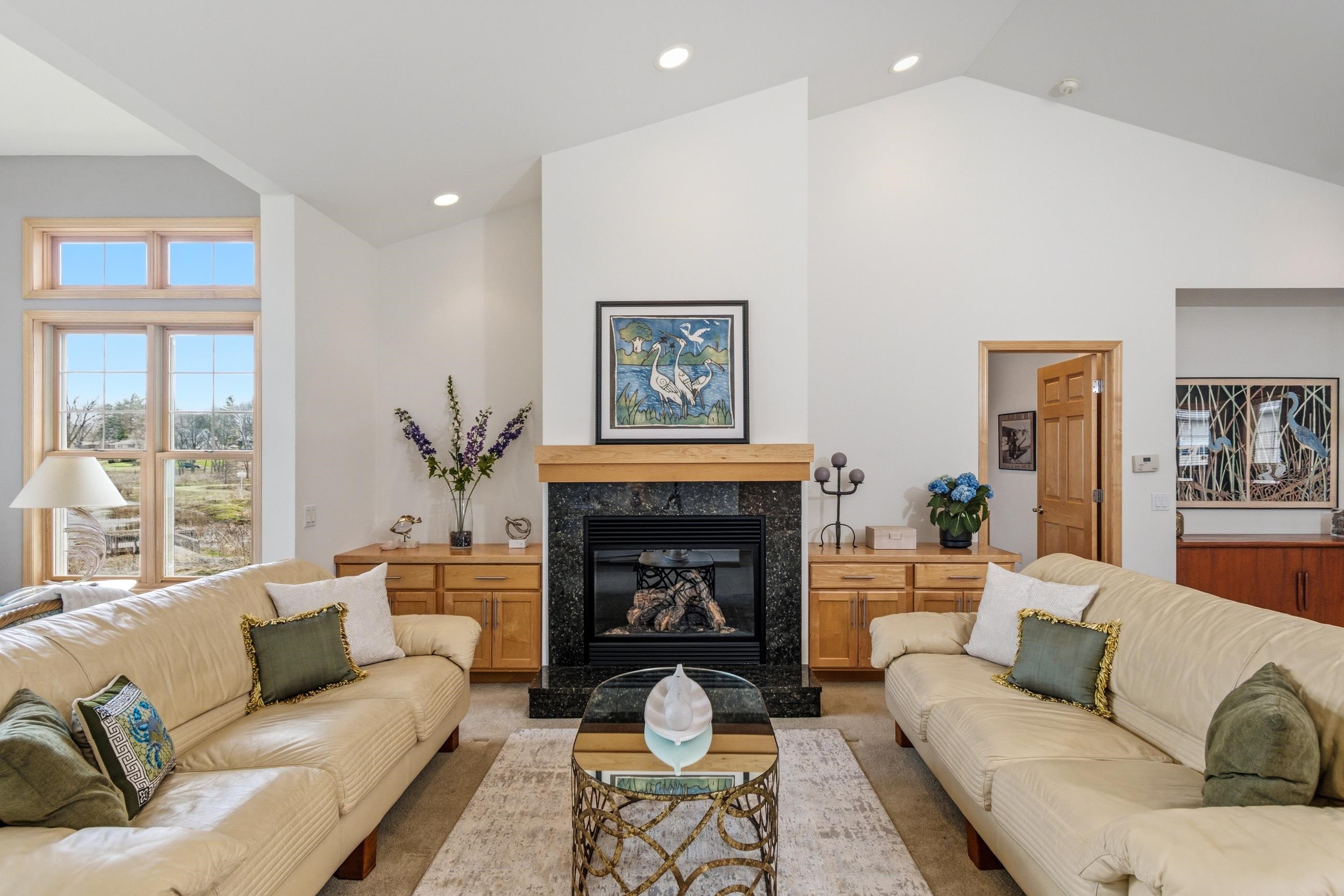 1615 Pond View Middleton, WI 53562 - Photo 6 of 76