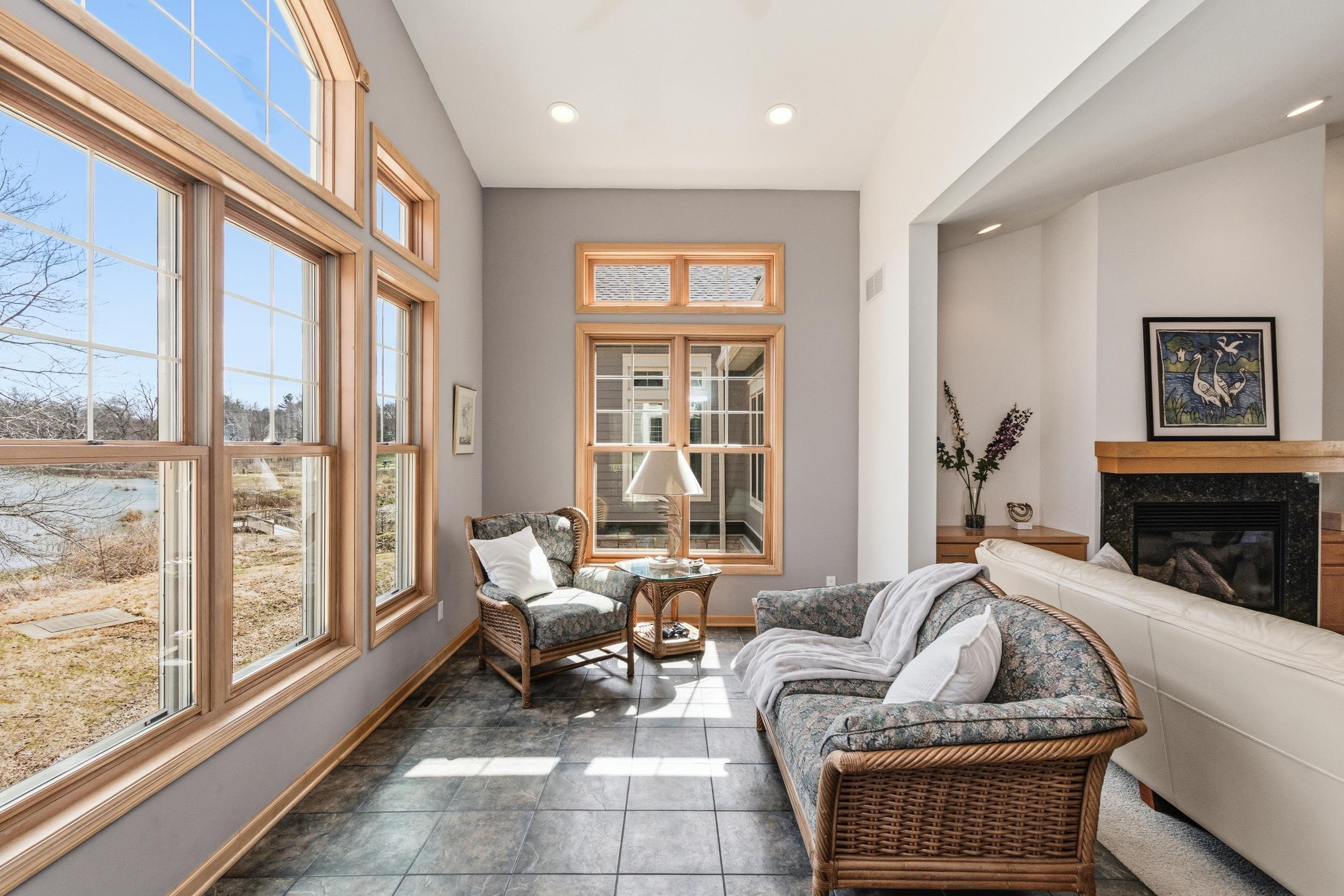 1615 Pond View Middleton, WI 53562 - Photo 10 of 76