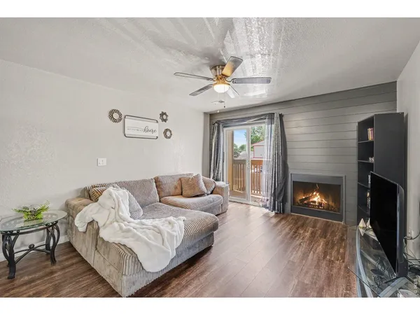 $245,000 | 225 East 8th Avenue, Unit F11, Longmont, CO 80504