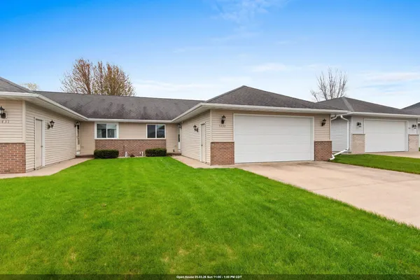 $324,900 | 5433 Brookview Drive, Appleton, WI 54913
