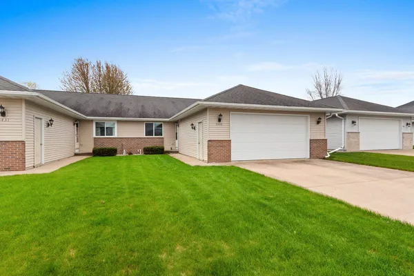 $324,900 | 5433 Brookview Drive, Appleton, WI 54913