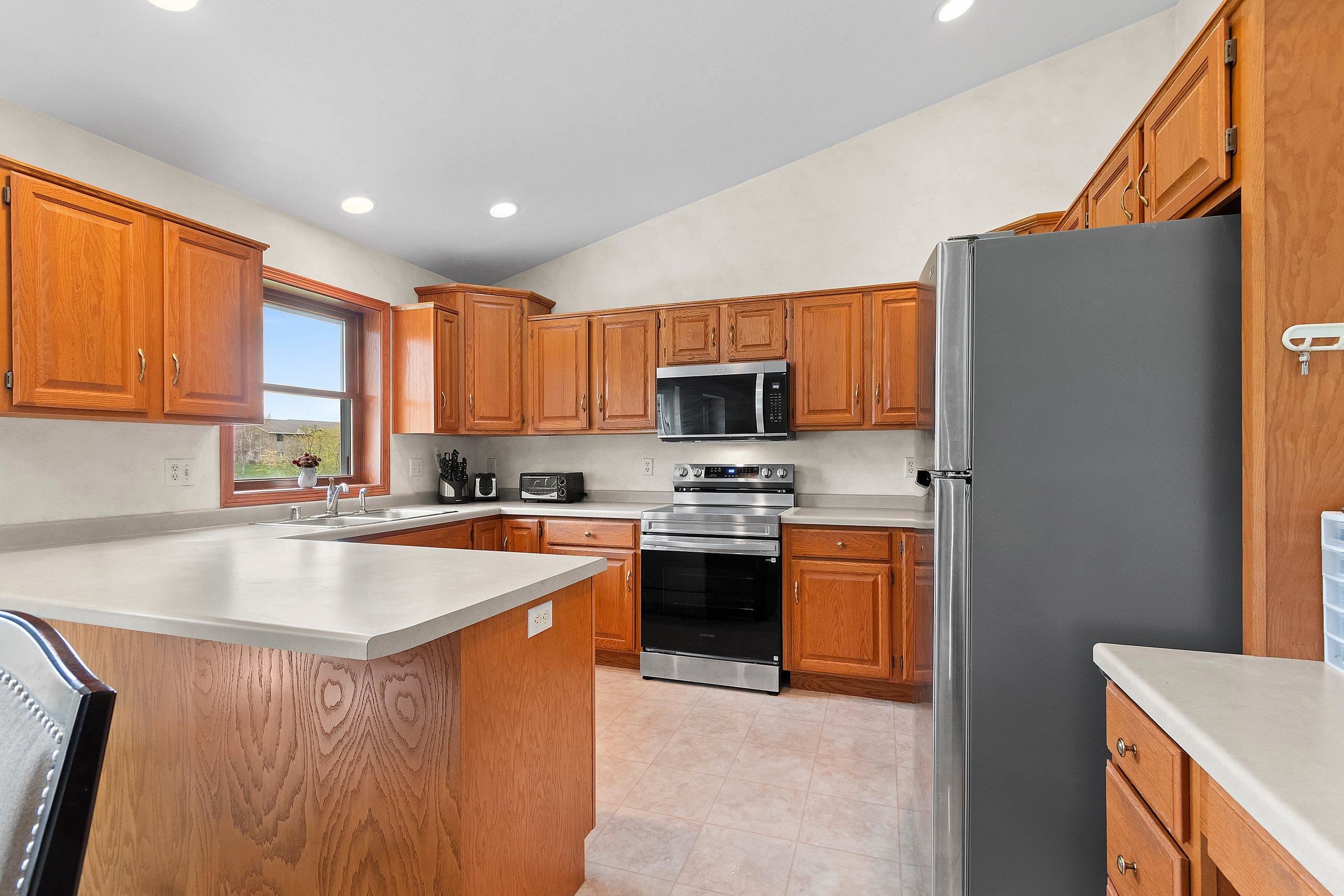 5433 Brookview Drive Appleton, WI 54913 - Photo 12 of 51