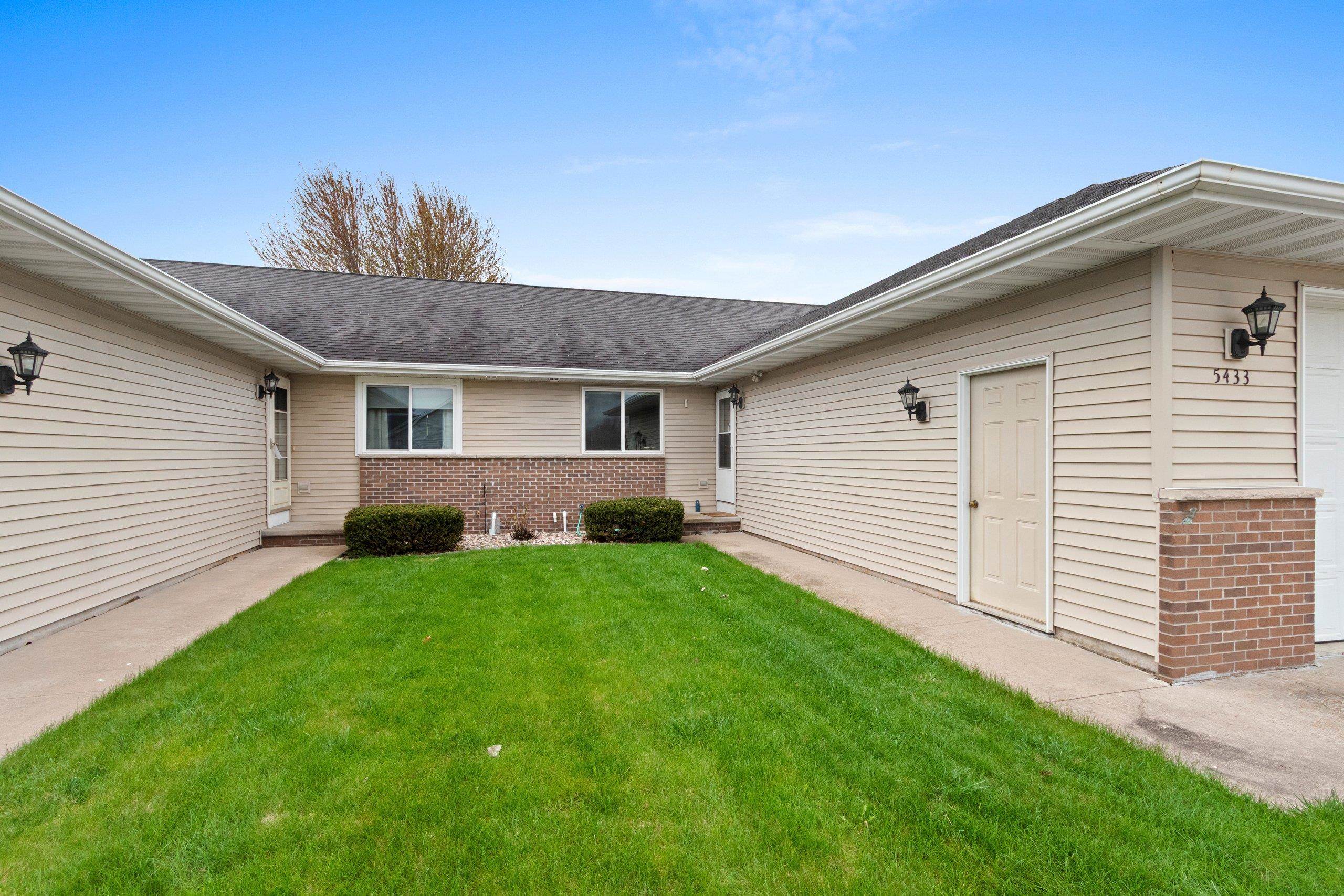 5433 Brookview Drive Appleton, WI 54913 - Photo 3 of 51