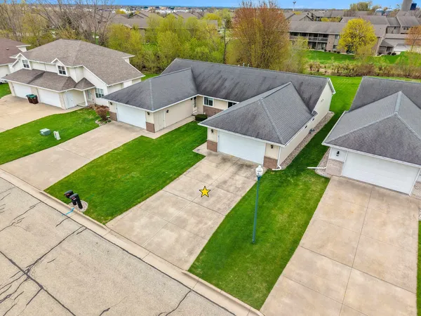 $324,900 | 5433 Brookview Drive, Appleton, WI 54913