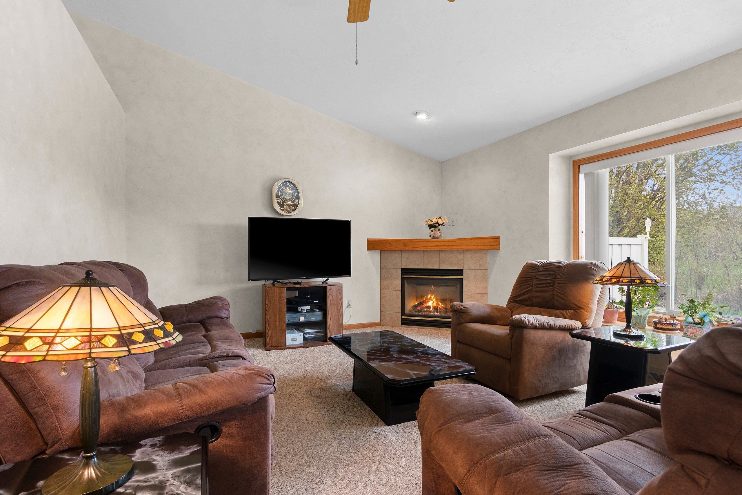 5433 Brookview Drive Appleton, WI 54913 - Photo 8 of 51