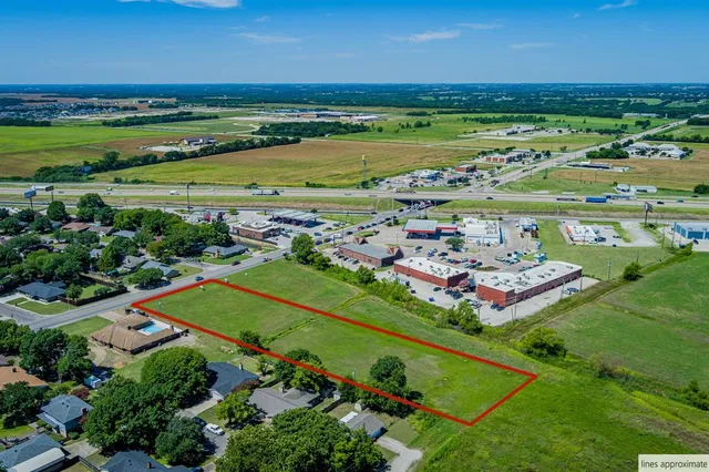 an aerial view of a tennis court