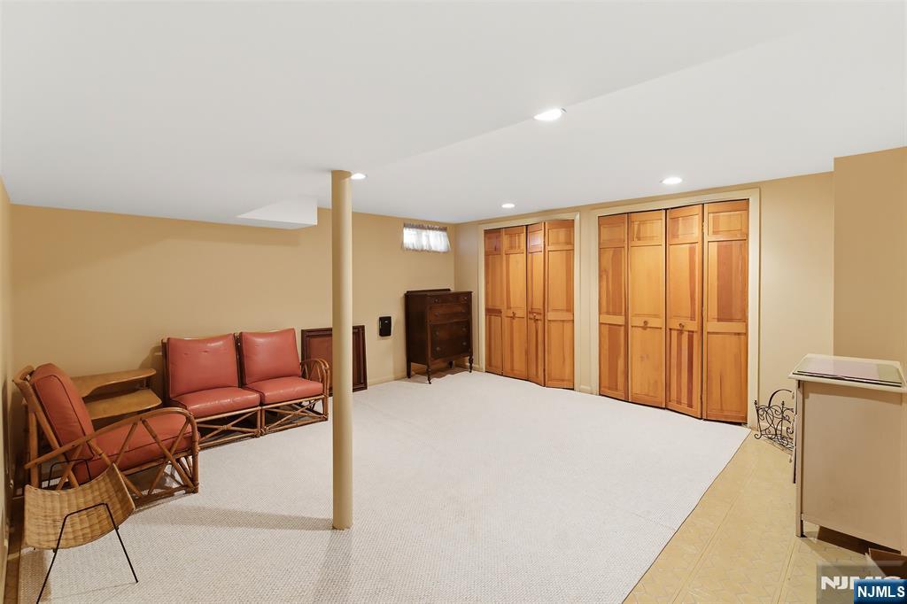 169 Hamilton Road Teaneck, NJ 07666 - Photo 24 of 27