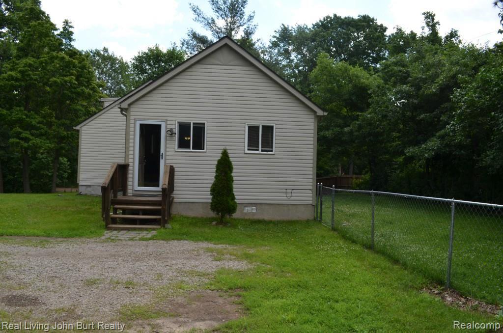 495 Coats Road Lake Orion, MI 48362 - Photo 22 of 30 DSC_0109.jpg