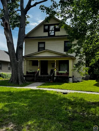 $190,000 | 706 State Street, Emporia, KS 66801