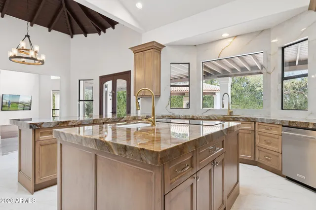 $18,000 | 8303 North 61st Place, Paradise Valley, AZ 85253