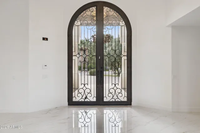 $18,000 | 8303 North 61st Place, Paradise Valley, AZ 85253