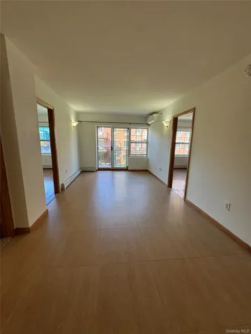 $695,000 | 35-19 Leavitt Street, Unit 3E | Flushing