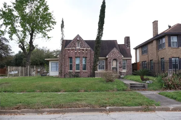 $2,800 | 2322 Oakdale Street, Houston, TX 77004