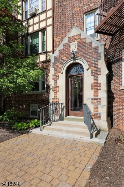 4 Riverside Drive, Unit 302 Cranford, NJ 07016 - Photo 2 of 23