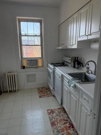 $2,100 | 4 Riverside Drive, Unit 302, Cranford, NJ 07016