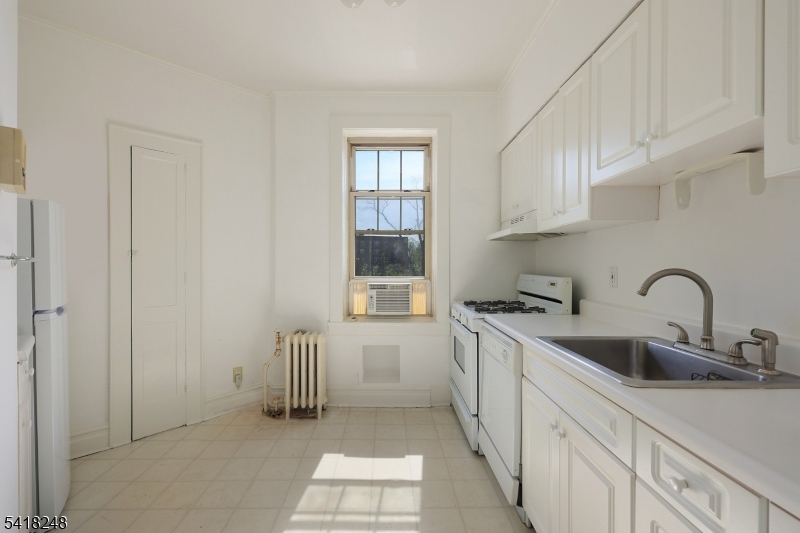 4 Riverside Drive, Unit 302 Cranford, NJ 07016 - Photo 7 of 23