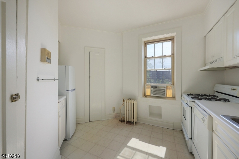 4 Riverside Drive, Unit 302 Cranford, NJ 07016 - Photo 8 of 23