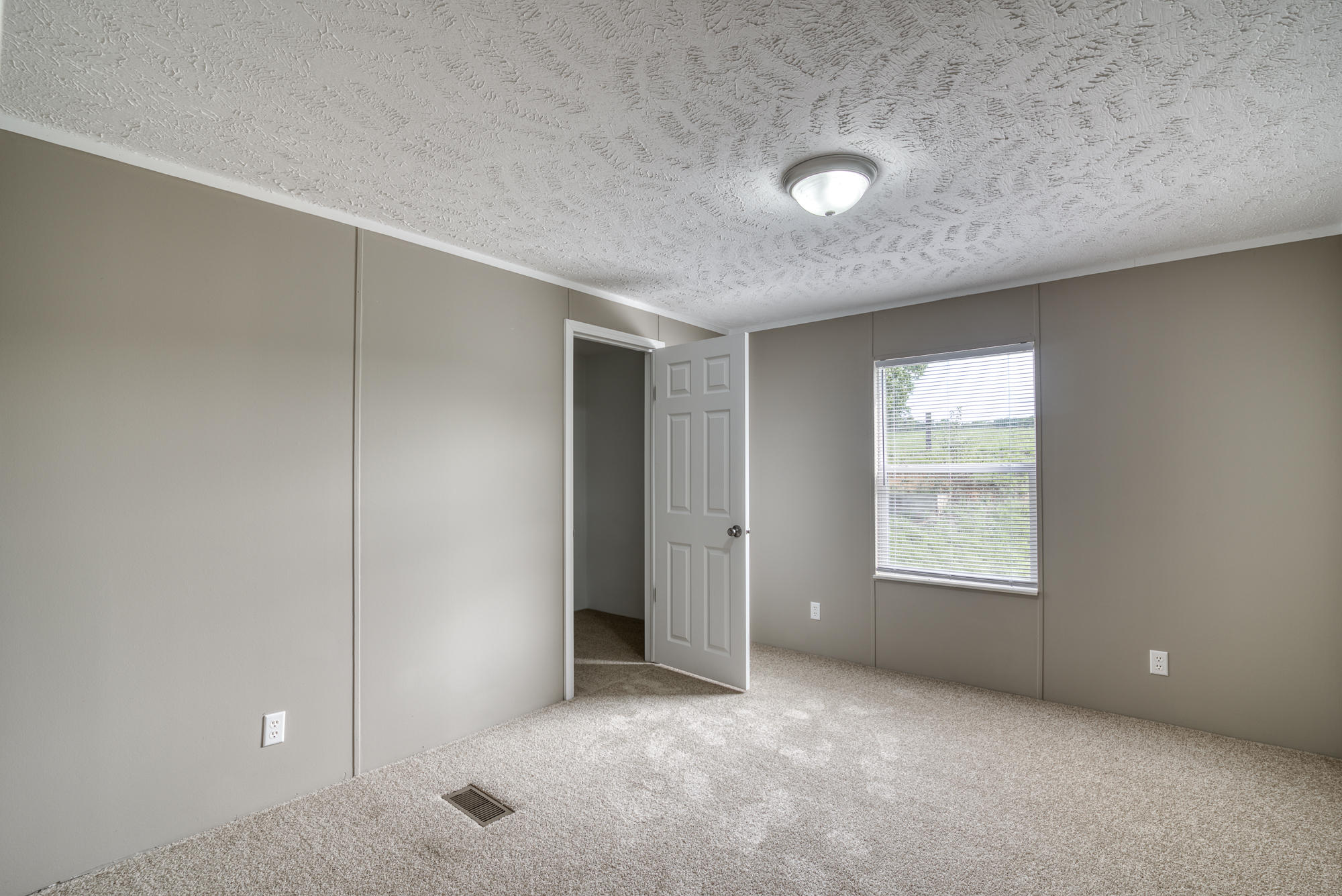 15177 Hearst Road Bristol, VA 24202 - Photo 17 of 23 15177-Hearst-Rd-Bristol-VA Highlands-Rea