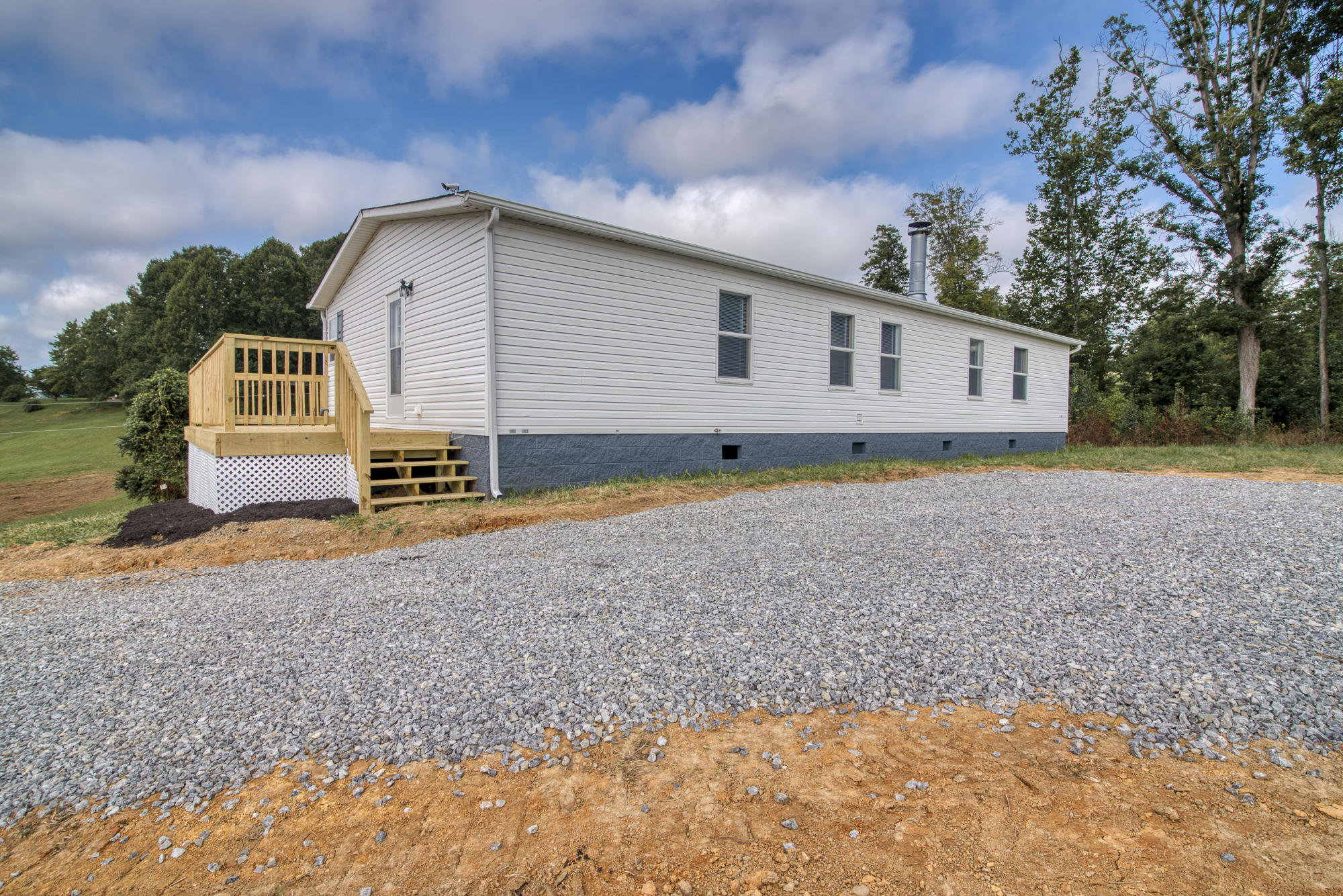 15177 Hearst Road Bristol, VA 24202 - Photo 2 of 23 15177-Hearst-Rd-Bristol-VA Highlands-Rea