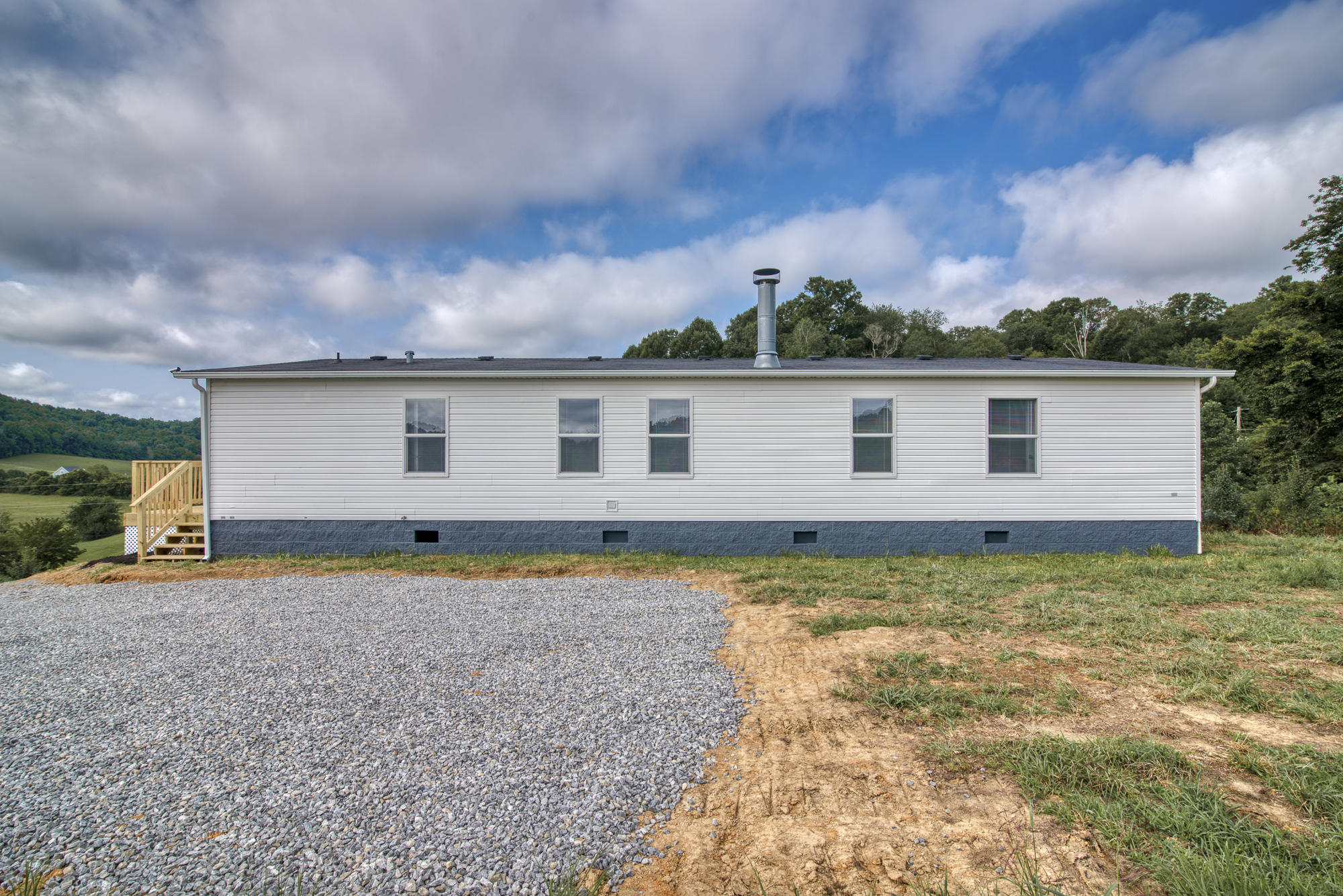 15177 Hearst Road Bristol, VA 24202 - Photo 3 of 23 15177-Hearst-Rd-Bristol-VA Highlands-Rea