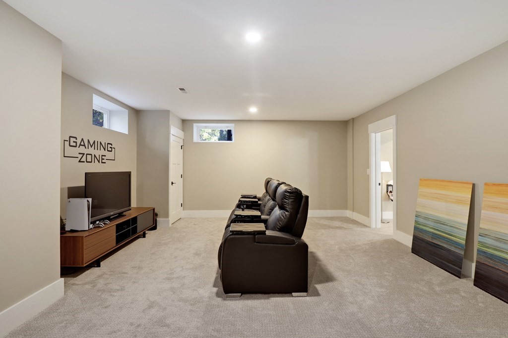 17 Applecrest Road Weston, MA 02493 - Photo 12 of 42