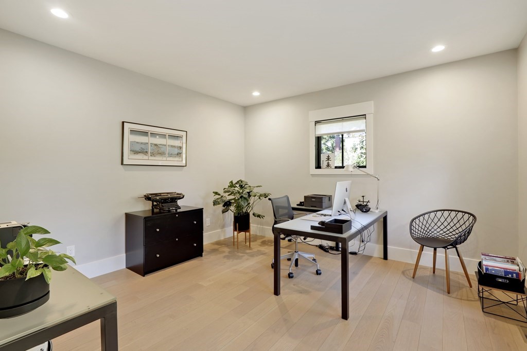 17 Applecrest Road Weston, MA 02493 - Photo 10 of 42