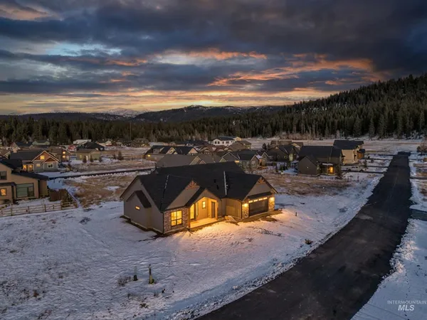 $1,090,000 | 1107 Mo's Way, McCall, ID 83638
