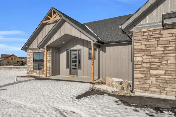 $1,090,000 | 1107 Mo's Way, McCall, ID 83638