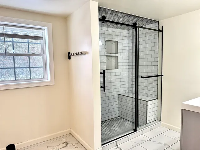 $3,100 | 32 Jerry Way, Unit FRONT, Taunton, MA 02780