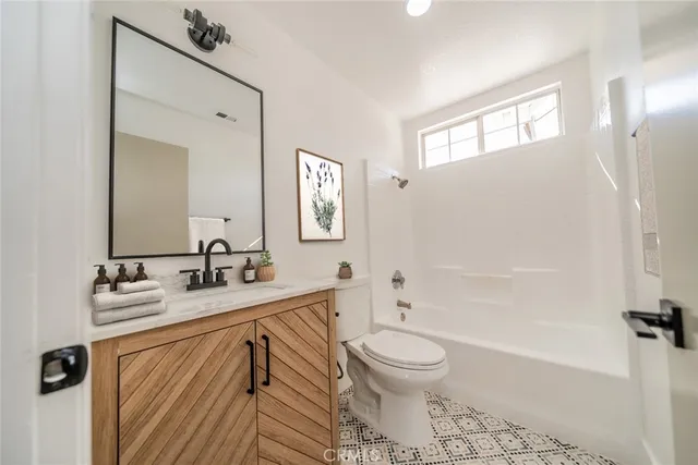 $679,900 | 951 Willowcreek Drive, Corona, CA 92878