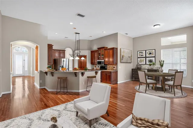 a view of a house with backyard