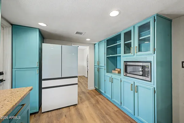 $590,000 | 2552 East Brown Road, Mesa, AZ 85213